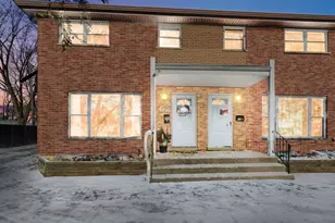 200 Linn Ct, North Aurora, IL 60542 - Photo 1