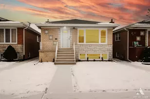 7715 New England Ave, Burbank, IL 60459 - Photo 1