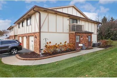 812 Dracut Lane #D, Schaumburg, IL 60173 - Photo 1