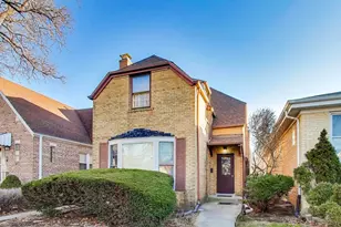 4823 W Balmoral Ave, Chicago, IL 60630 - Photo 1