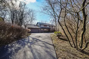 1907 Shoreline Dr, Saint Charles, IL 60174 - Photo 1