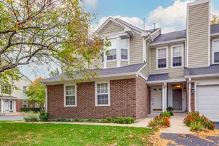 543 Grosse Pointe Cir, Vernon Hills, IL 60061 - Photo 1
