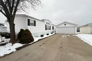 333 Lilac Ln, Matteson, IL 60443 - Photo 1