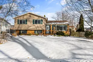 325 Hillandale Dr, Round Lake, IL 60073 - Photo 1