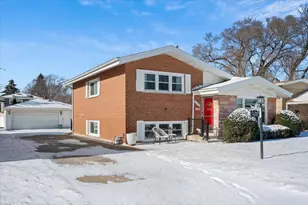 10124 S Kenton Ave, Oak Lawn, IL 60453 - Photo 1