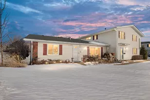 106 N Salem Dr, Schaumburg, IL 60194 - Photo 1