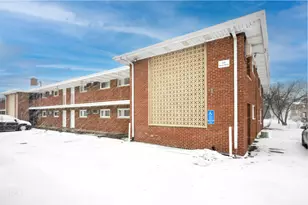 115 Dover Dr, Des Plaines, IL 60018 - Photo 1
