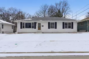 311 Crescent Dr, Sycamore, IL 60178 - Photo 1