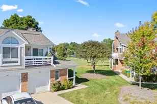 1152 Courtland Dr, Buffalo Grove, IL 60089 - Photo 1