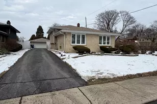 6944 W 106th Pl, Worth, IL 60482 - Photo 1