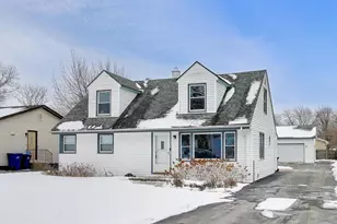 18219 W Big Oaks Rd, Grayslake, IL 60030 - Photo 1