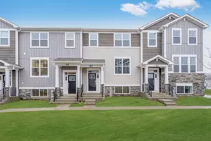 415 Red Oak Cir, Volo, IL 60020 - Photo 1