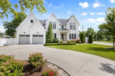 469 S Sunnyside Avenue, Elmhurst, IL 60126 - Photo 1