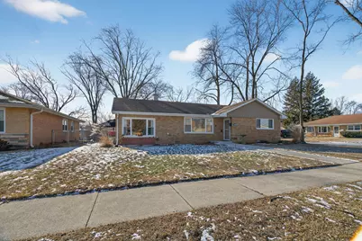 6935 W 115th Place, Worth, IL 60482 - Photo 1