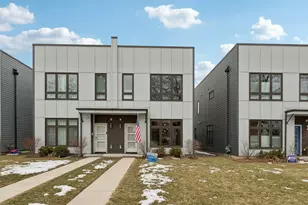 1120 Pitner Ave, Evanston, IL 60202 - Photo 1