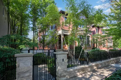 3752 N Janssen Street, Chicago, IL 60613 - Photo 1