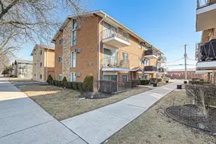 6111 W 64th Pl, Chicago, IL 60638 - Photo 1