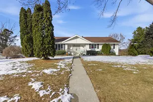360 Knoll Rd, Belvidere, IL 61008 - Photo 1