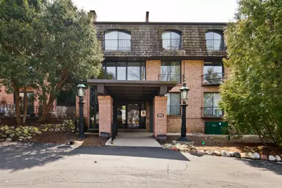 600 W Russell Street #306, Barrington, IL 60010 - Photo 1