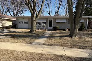 1164 Westview Dr, Rochelle, IL 61068 - Photo 1
