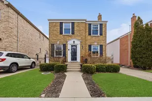 5749 S Nordica Ave, Chicago, IL 60638 - Photo 1