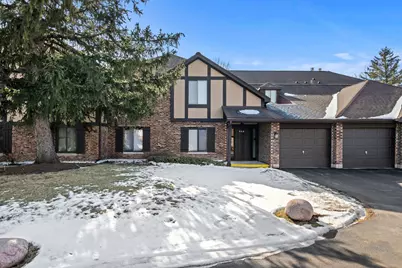 840 Sheldon Court #B, Wheaton, IL 60189 - Photo 1