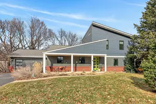 1002 Longmeadow Ln, Western Springs, IL 60558 - Photo 1