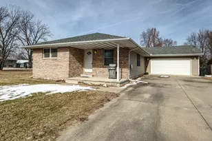 484 W 3rd St, Braidwood, IL 60408 - Photo 1