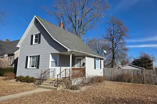 312 N Center Ave, Bradley, IL 60915 - Photo 1
