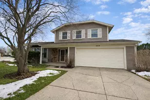 1030 Lilac Ct, Libertyville, IL 60048 - Photo 1