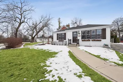 689 E Illinois Road, Lake Forest, IL 60045 - Photo 1