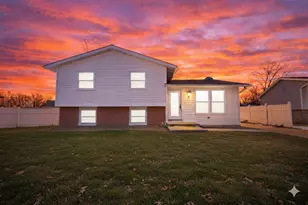 867 Harris Dr, Bolingbrook, IL 60440 - Photo 1