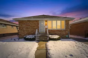 3719 Hawthorne St, Schiller Park, IL 60176 - Photo 1