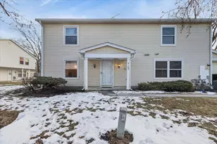 2169 N Dogwood Ln, Palatine, IL 60074 - Photo 1