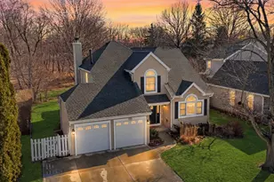 539 Newberry Dr, Elk Grove Village, IL 60007 - Photo 1