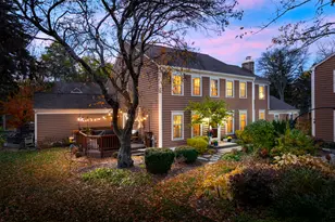 2062 Creekside Dr, Wheaton, IL 60189 - Photo 1