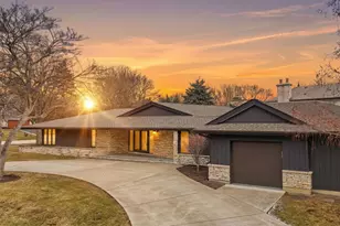 901 S Burton Pl, Arlington Heights, IL 60005 - Photo 1