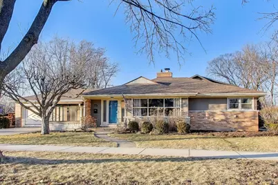1048 E Walnut Avenue, Des Plaines, IL 60016 - Photo 1