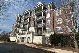 446 Mcdaniels Cir, Clarendon Hills, IL 60514 - Photo 1