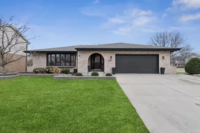 7800 Dorchester Lane, Darien, IL 60561 - Photo 1