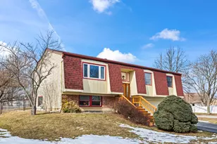 4480 Thornbark Dr, Hoffman Estates, IL 60192 - Photo 1
