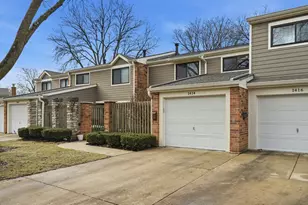 1414 N Bridgeport Dr, Mount Prospect, IL 60056 - Photo 1