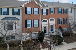 123 Willow Blvd, Willow Springs, IL 60480 - Photo 1