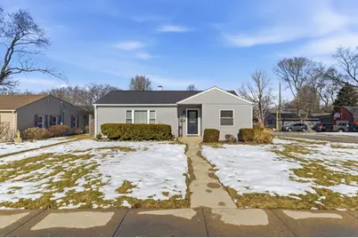 204 Woodlawn Drive, Mundelein, IL 60060 - Photo 1
