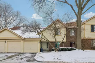 811 E Castle Ct, Palatine, IL 60074 - Photo 1