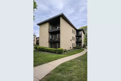 2435 N 76th Court #2w, Elmwood Park, IL 60707 - Photo 1