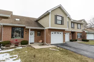 175 N Clare Ct, Wood Dale, IL 60191 - Photo 1