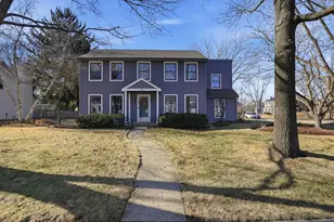 545 Blackhawk Dr, Batavia, IL 60510 - Photo 1