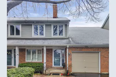 1525 N Kendal Court, Arlington Heights, IL 60004 - Photo 1