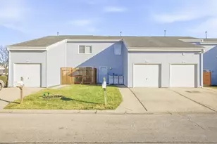 1905 Basswood Ln, Glendale Heights, IL 60139 - Photo 1